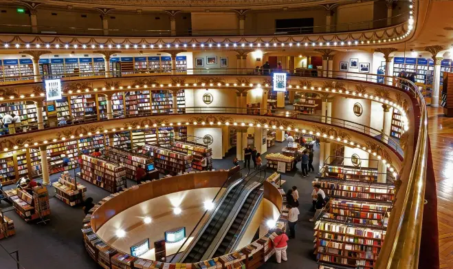 Книжный магазин El Ateneo Grand Splendid в здании бывшего театра в Буэнос-Айресе.