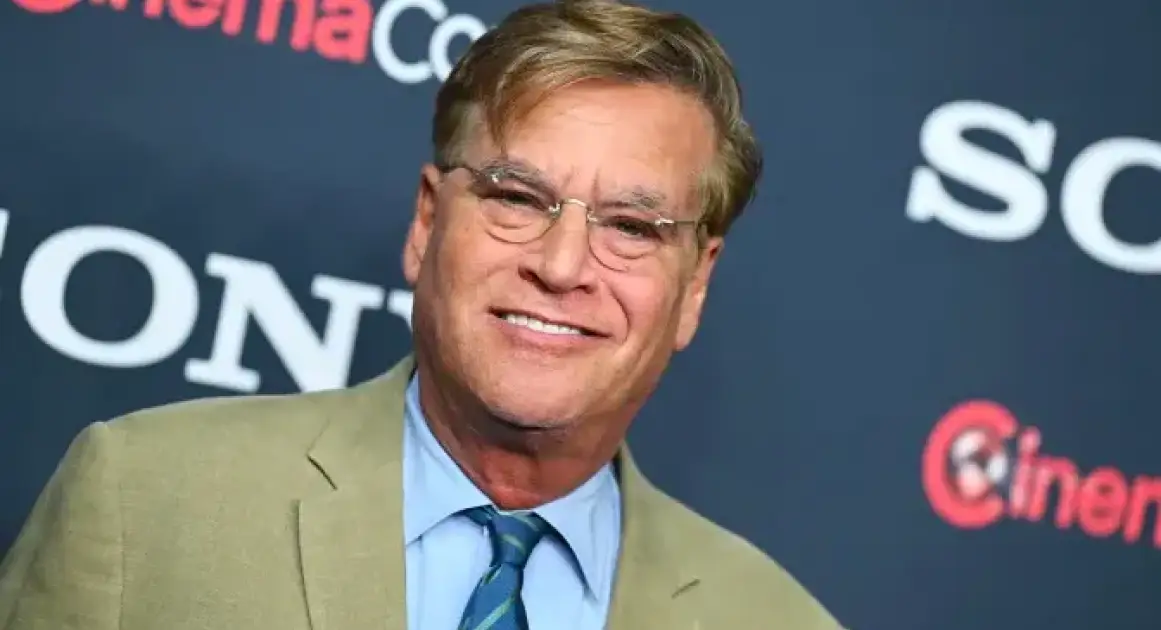 Аарон Соркин показал первый трейлер своего фильма про Facebook*