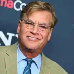 Аарон Соркин показал первый трейлер своего фильма про Facebook*