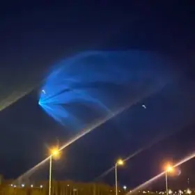 В небе над Петербургом заметили «космическую медузу»