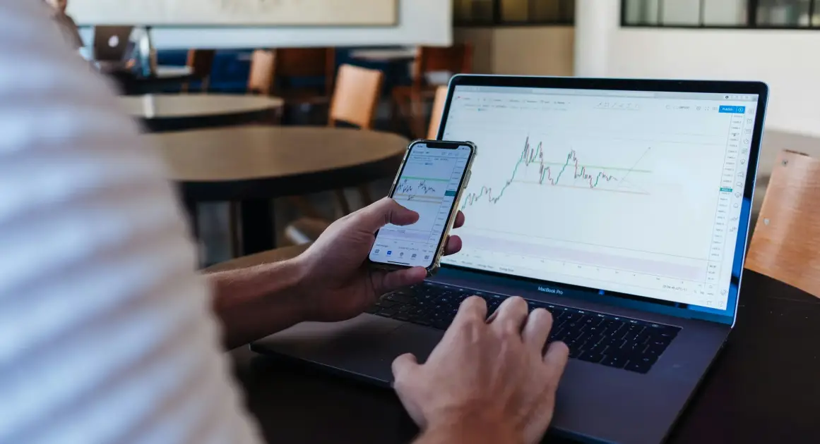 Россиян обяжут уведомлять ФНС об иностранных криптосчетах