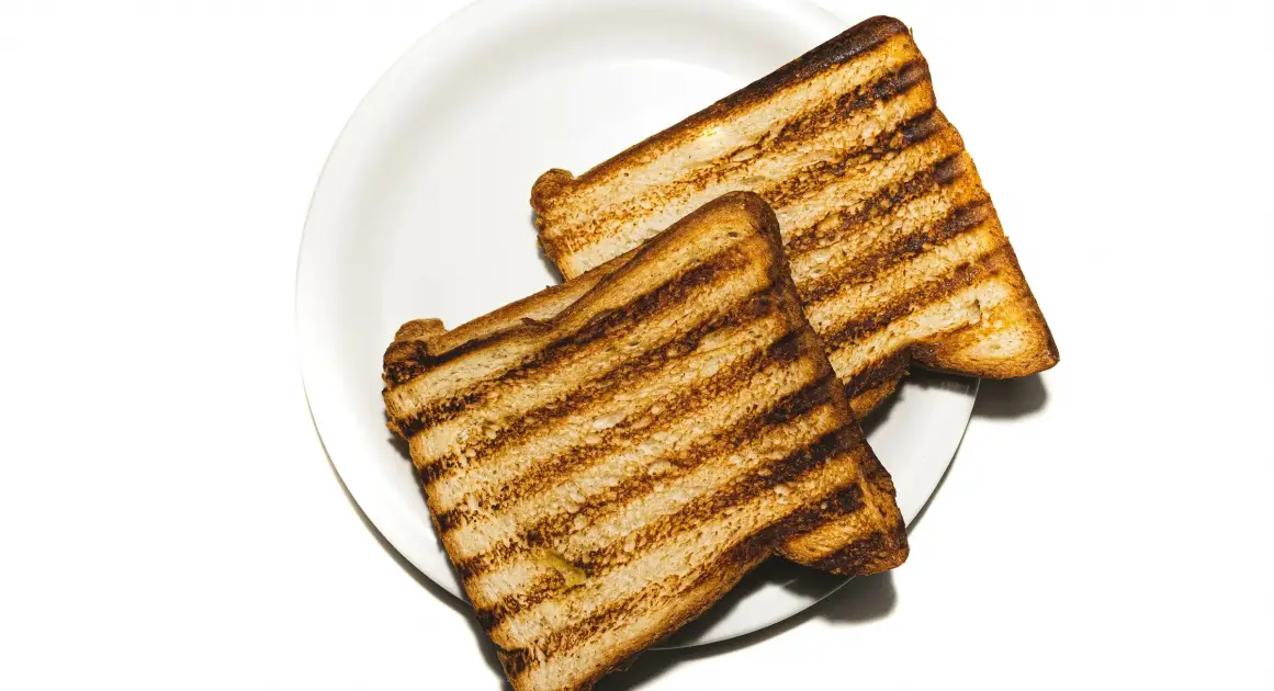 Ученые придумали способ сделать тосты менее канцерогенным