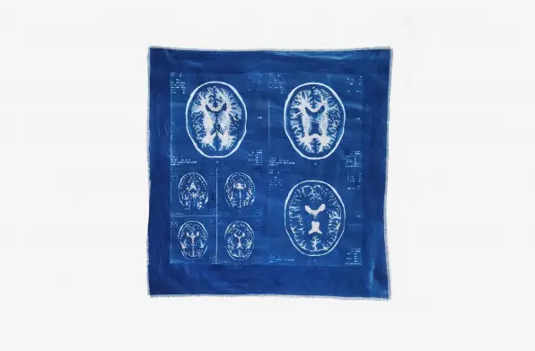 Работа выполнена в технике цианотипии