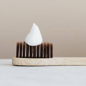 Как заботиться о зубах? Главное о выборе щетки, пасты и технике