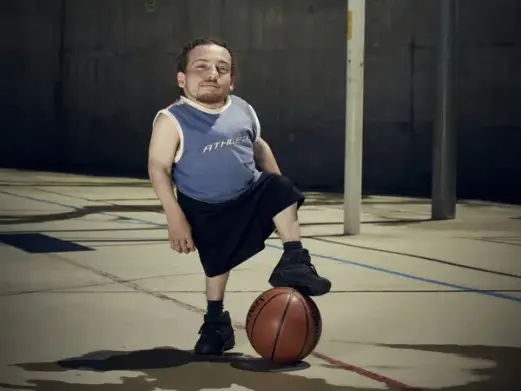 Мечта Жуана — еще хотя бы раз в жизни сыграть в баскетбол