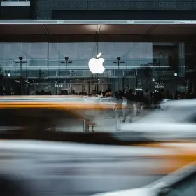 Apple интегрирует в свои сервисы сторонние ИИ-модели