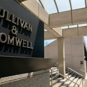 Элитная юрфирма извинилась за галлюцинации ИИ в судебном документе