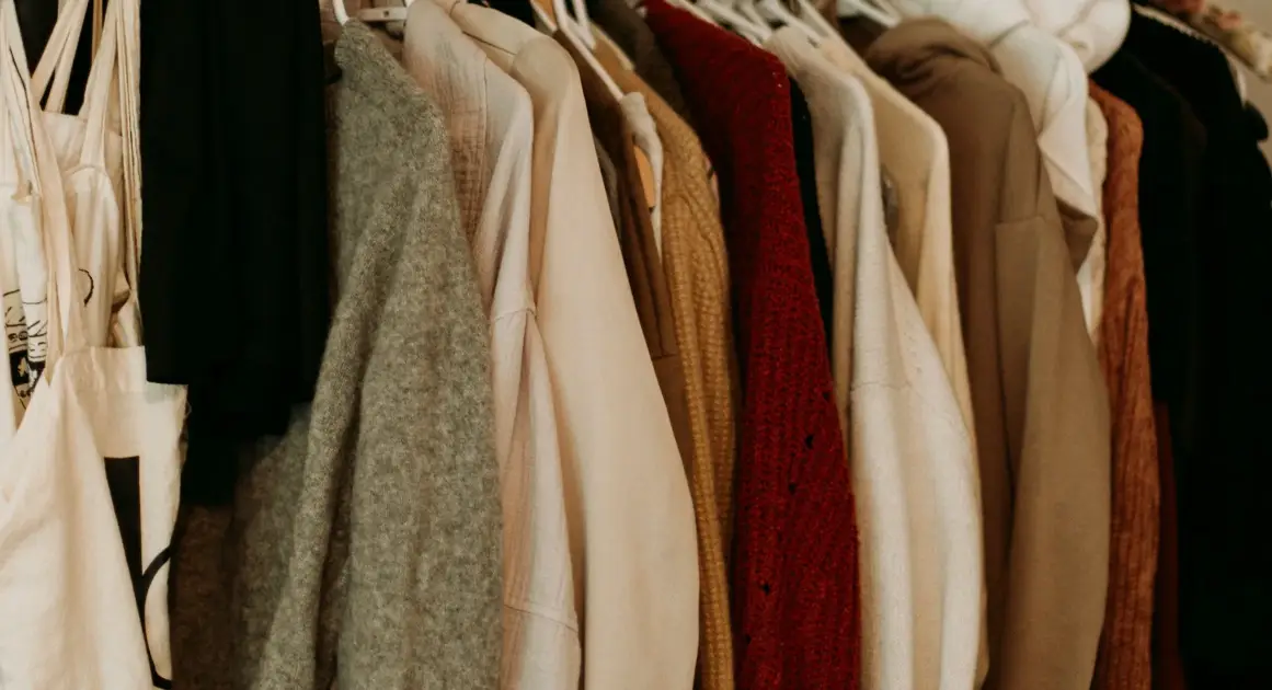 Траты россиян на одежду и обувь за границей выросли на 137%