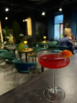 Открывать ресторан Грибова отговаривали и друзья, и опытные рестораторы, но идея казалась слишком роматичной, чтобы не попробовать