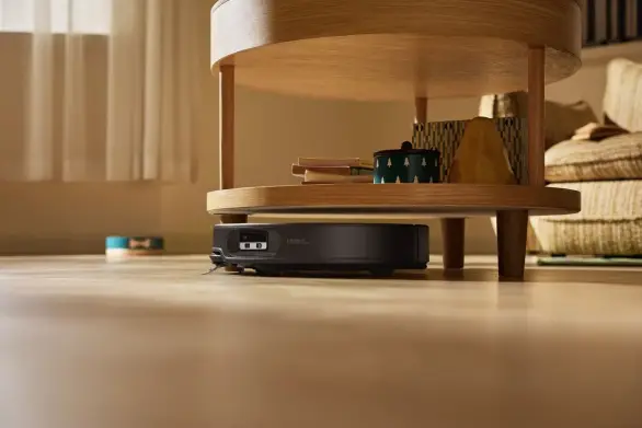 Чтобы пройти под низкими поверхностями, Roborock Qrevo Edge 2 втягивает лилдар. Фото предоставлено производителем