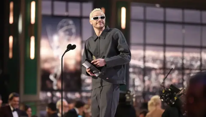 Актер Пит Дэвидсон в «рабочем» комбинезоне Dickies