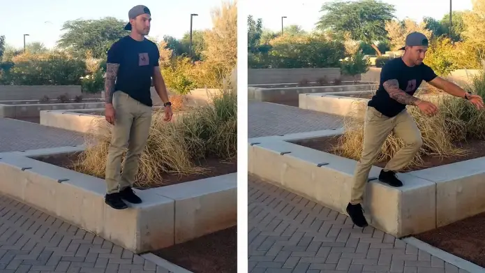 Себастьян Брэндон показывает технику приседаний на одной ноге с платформы