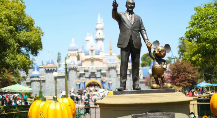 Без Микки Мауса: OpenAI расторгает сделку с Disney и закрывает сервис Sora