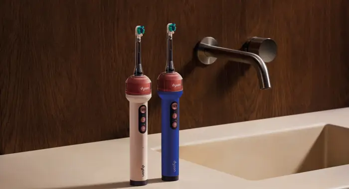 Dyson снял с продажи «умную» зубную щетку с камерой за $500